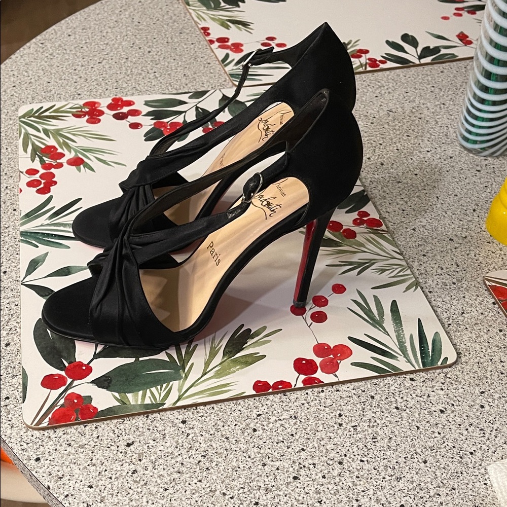 Christian Louboutin Elegant Satin Black Heels - Picture 4 of 6